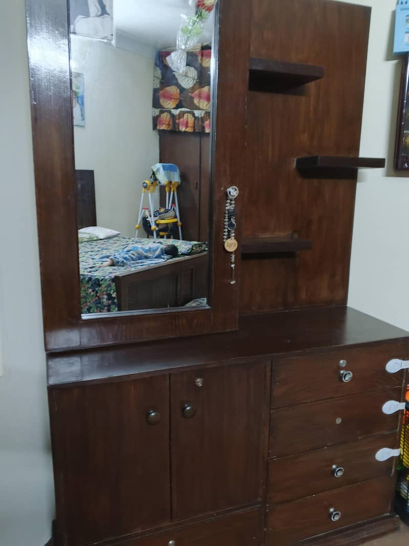 Dressing Table 0