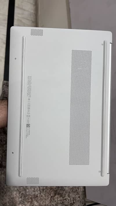 HP 15.6 inches Full HD display
