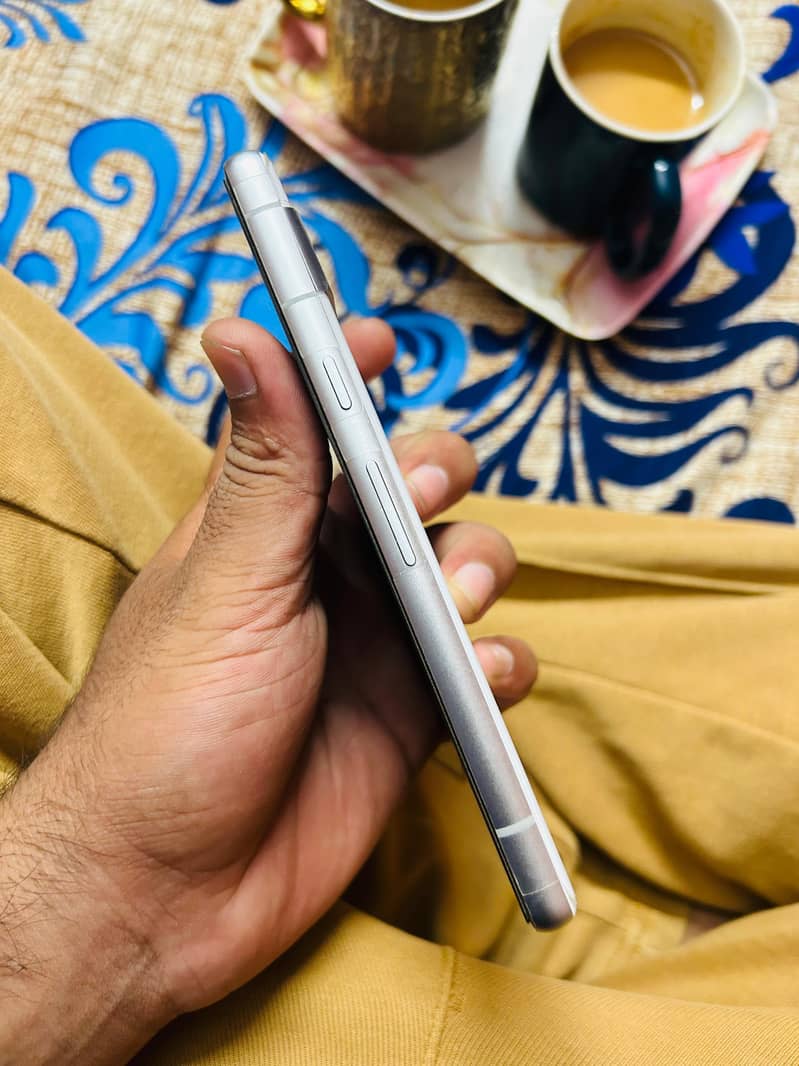 Google Pixel 7a 4