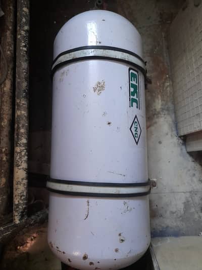 Car cng gas slinder