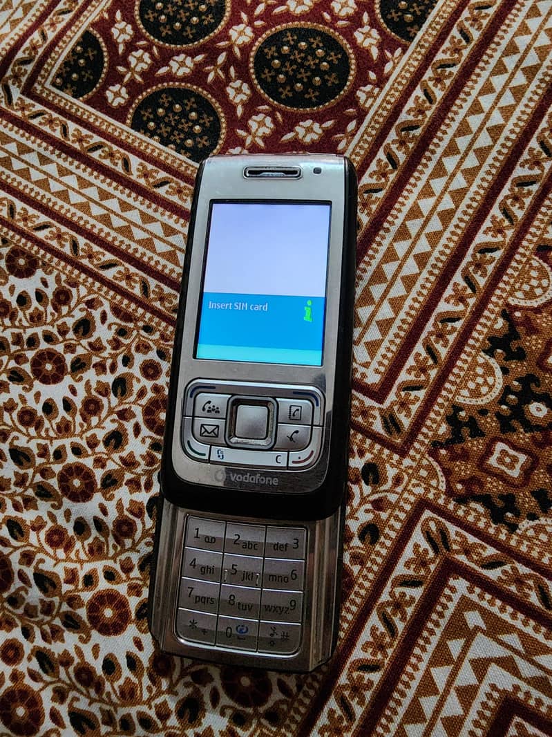Nokia E65 0