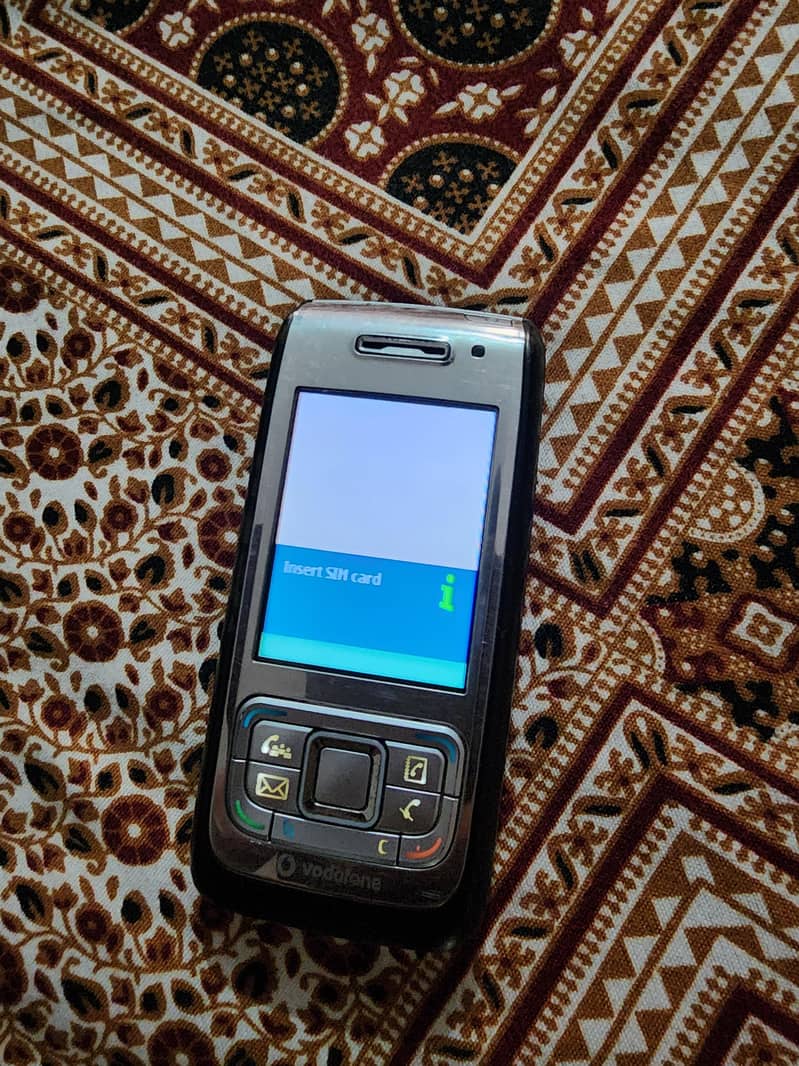 Nokia E65 1