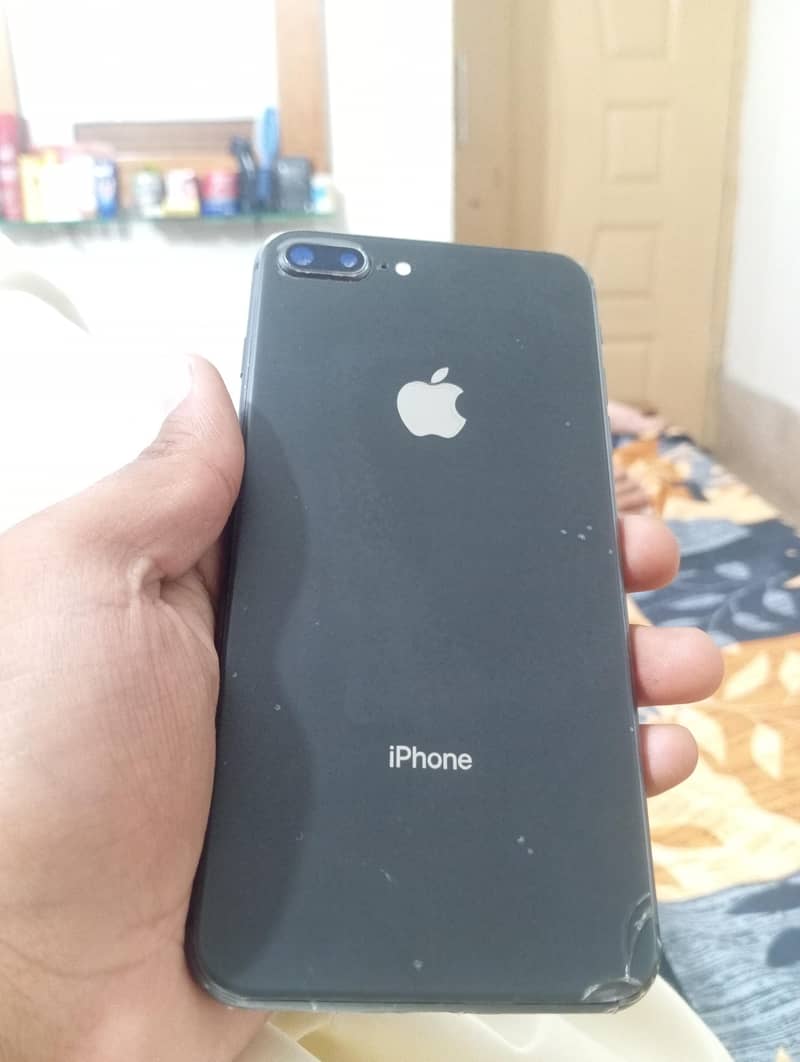 Apple iPhone 8 Plus 0