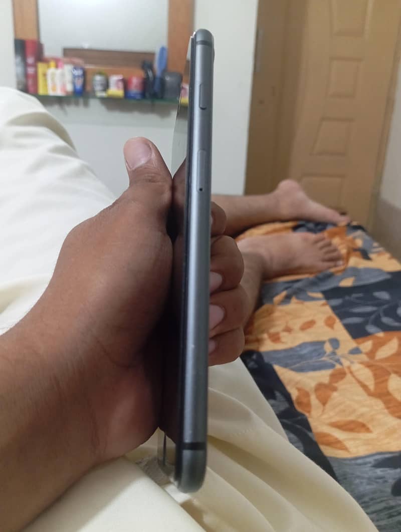 Apple iPhone 8 Plus 1