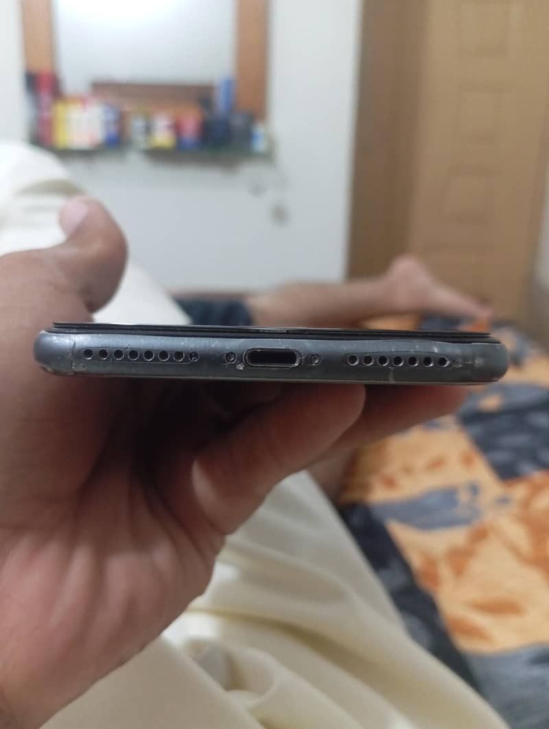 Apple iPhone 8 Plus 3