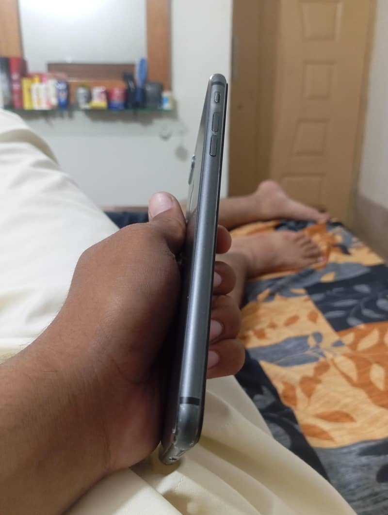 Apple iPhone 8 Plus 4