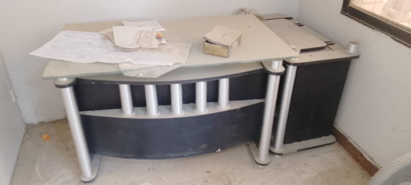 Office Table 0