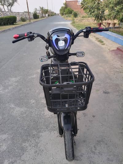 yj future indus electric scooty