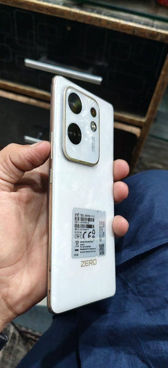 Infinix Zero 30 4