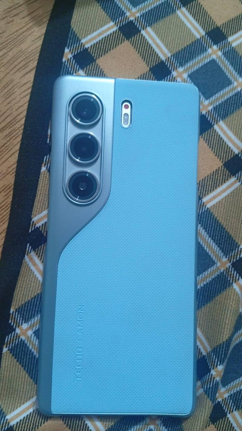 Tecno CAMON 40 Pro 2
