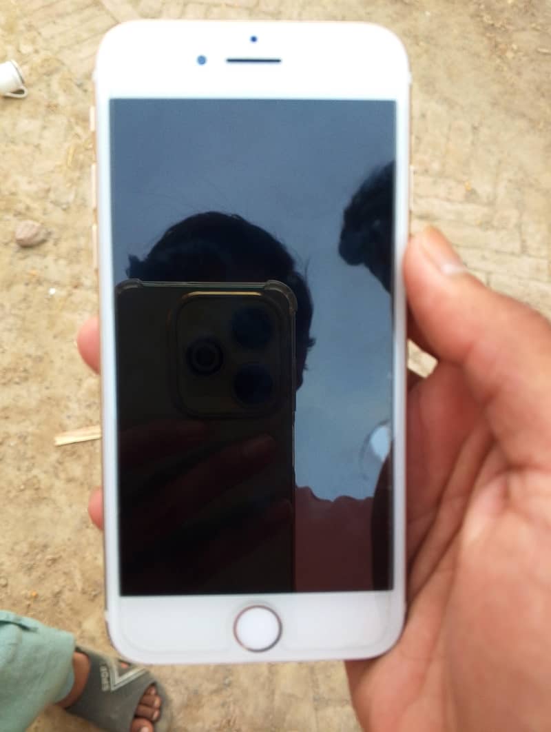 Apple iPhone 7 3