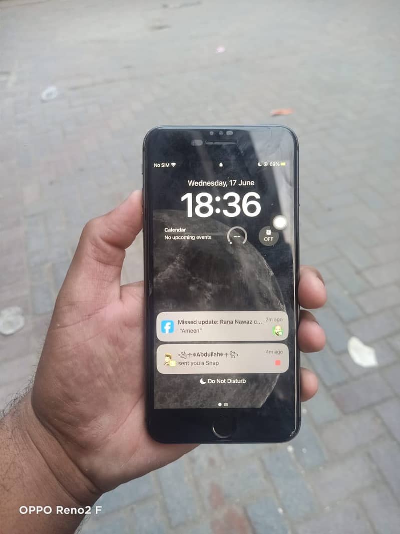 Apple iPhone 8 Plus 3