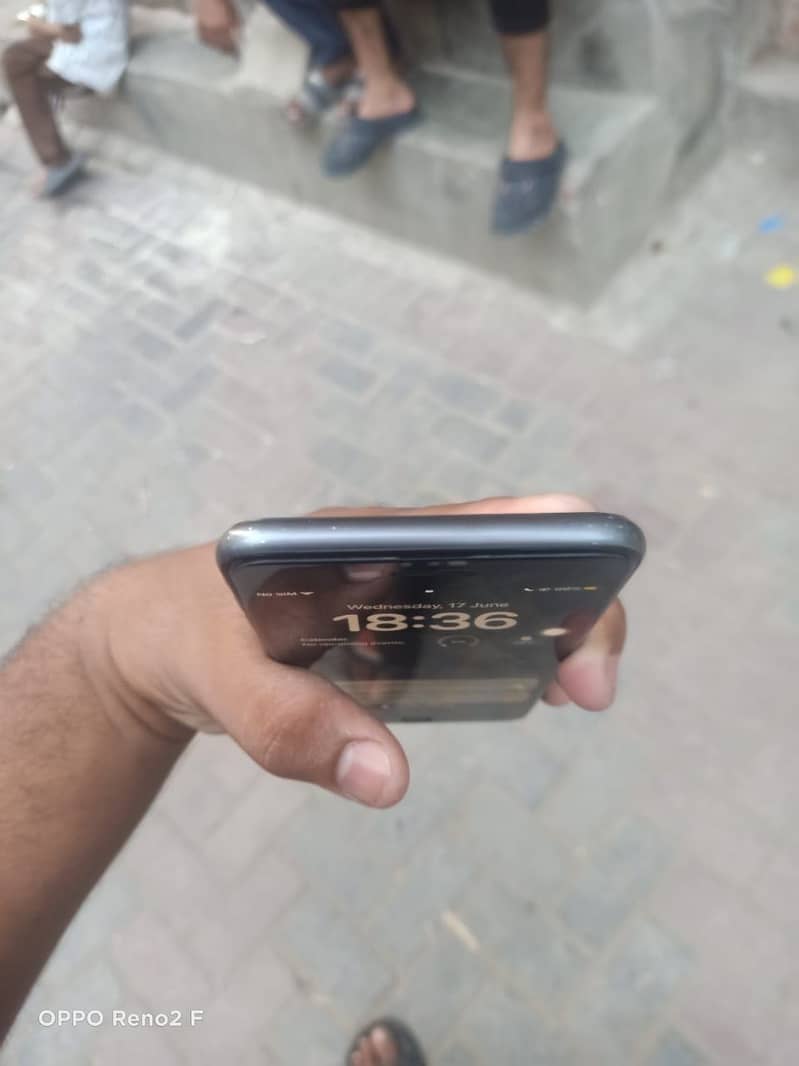 Apple iPhone 8 Plus 6