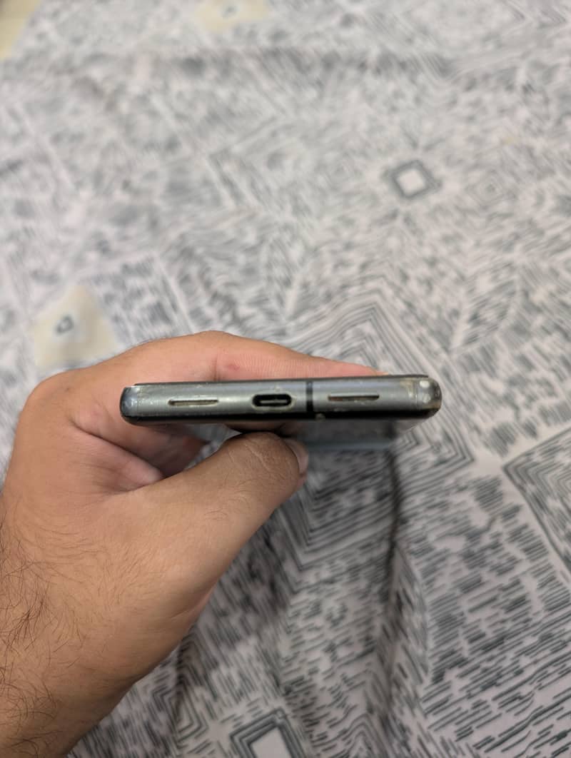 Google Pixel 7 4