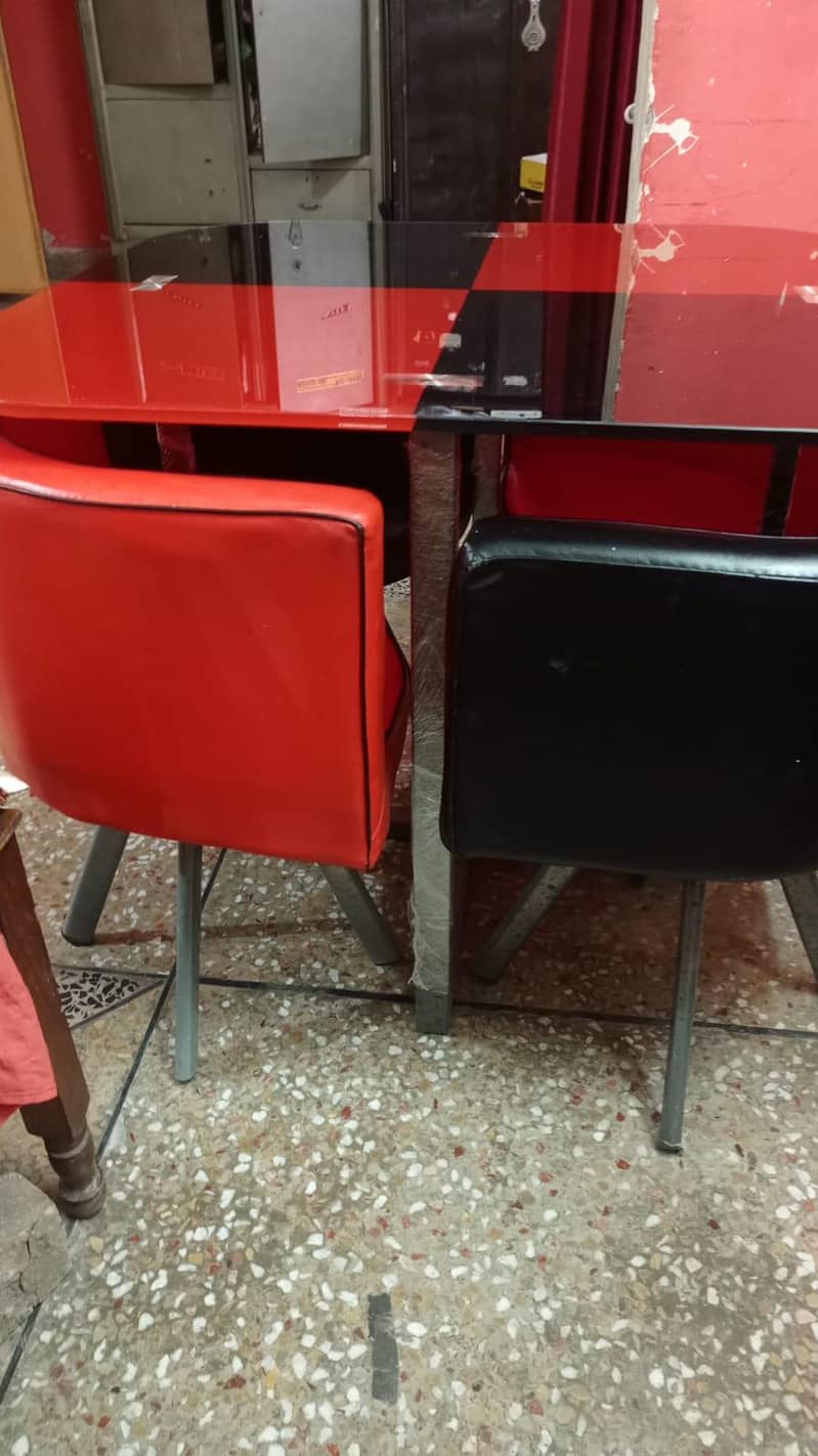 4 people Dining Table 1
