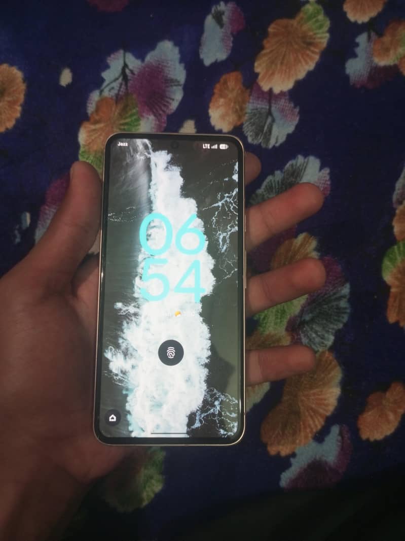 Google Pixel 8 2