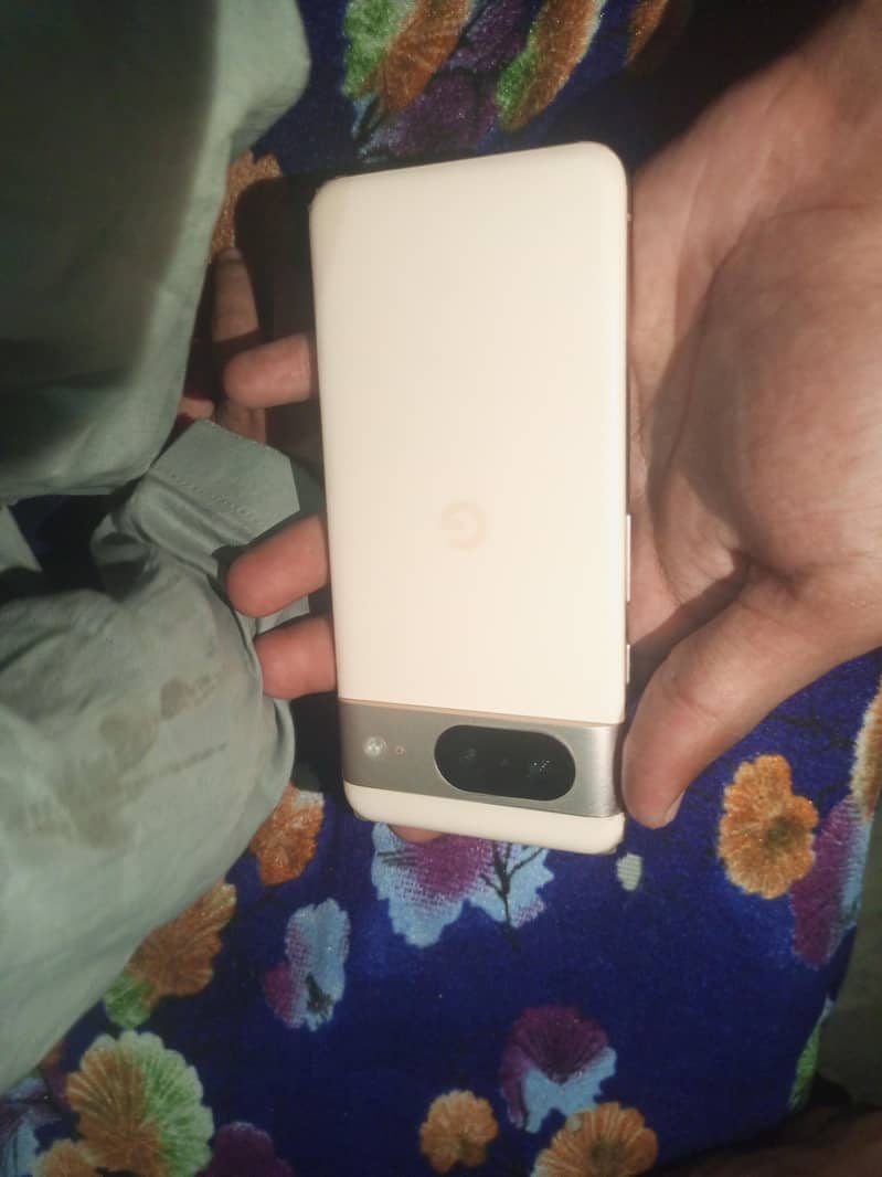 Google Pixel 8 5
