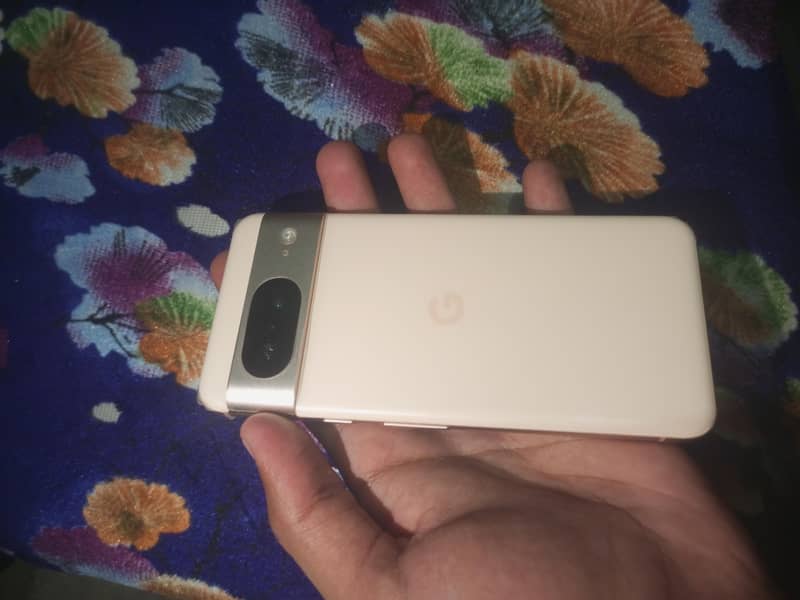 Google Pixel 8 6