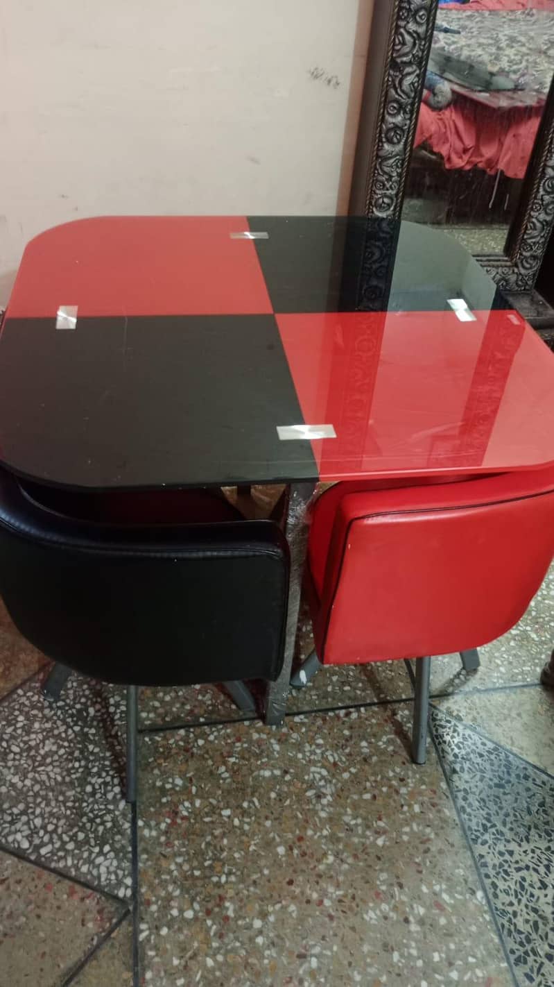 4 people Dining Table 7