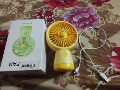 `Mini USB Rechargeable Pineapple Fan with Box & Charger`