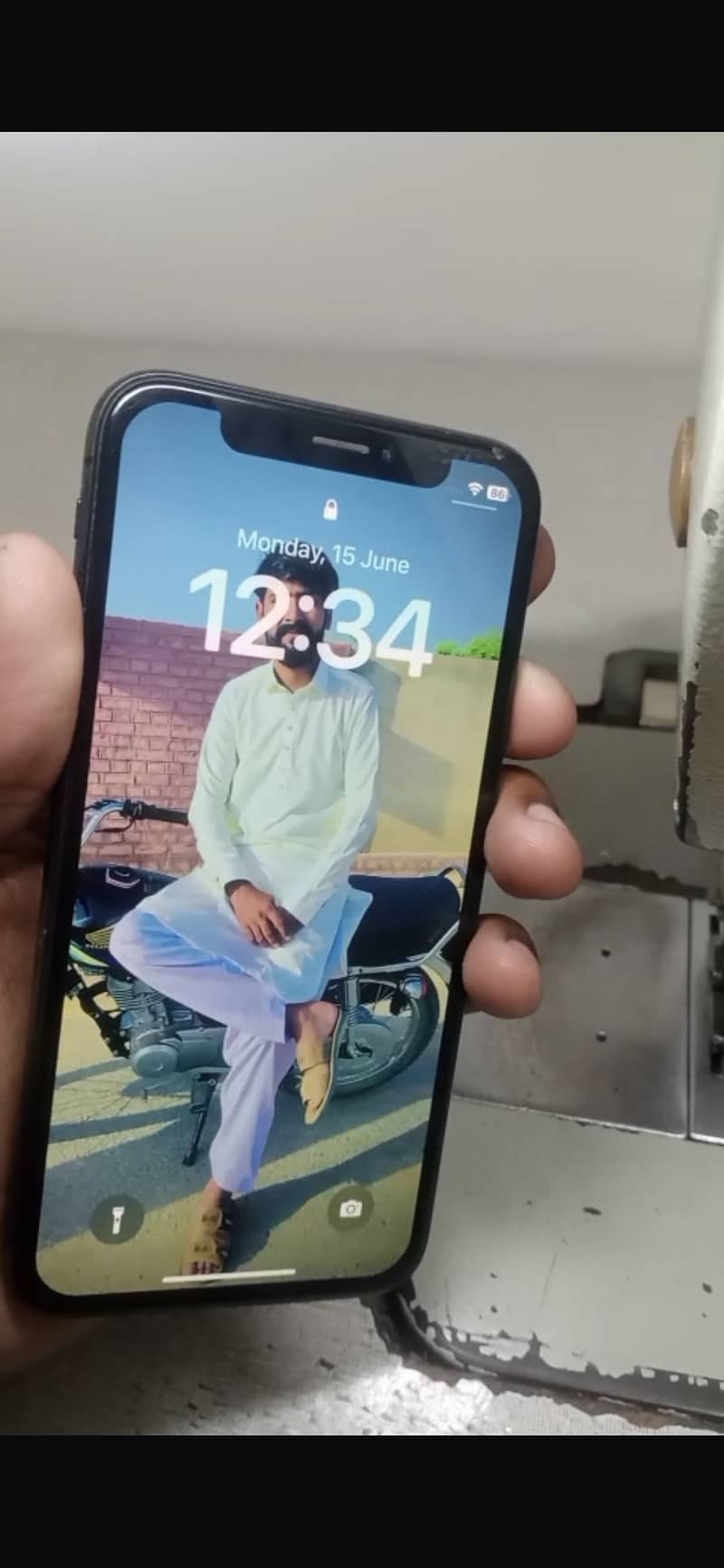 Apple iPhone X 4