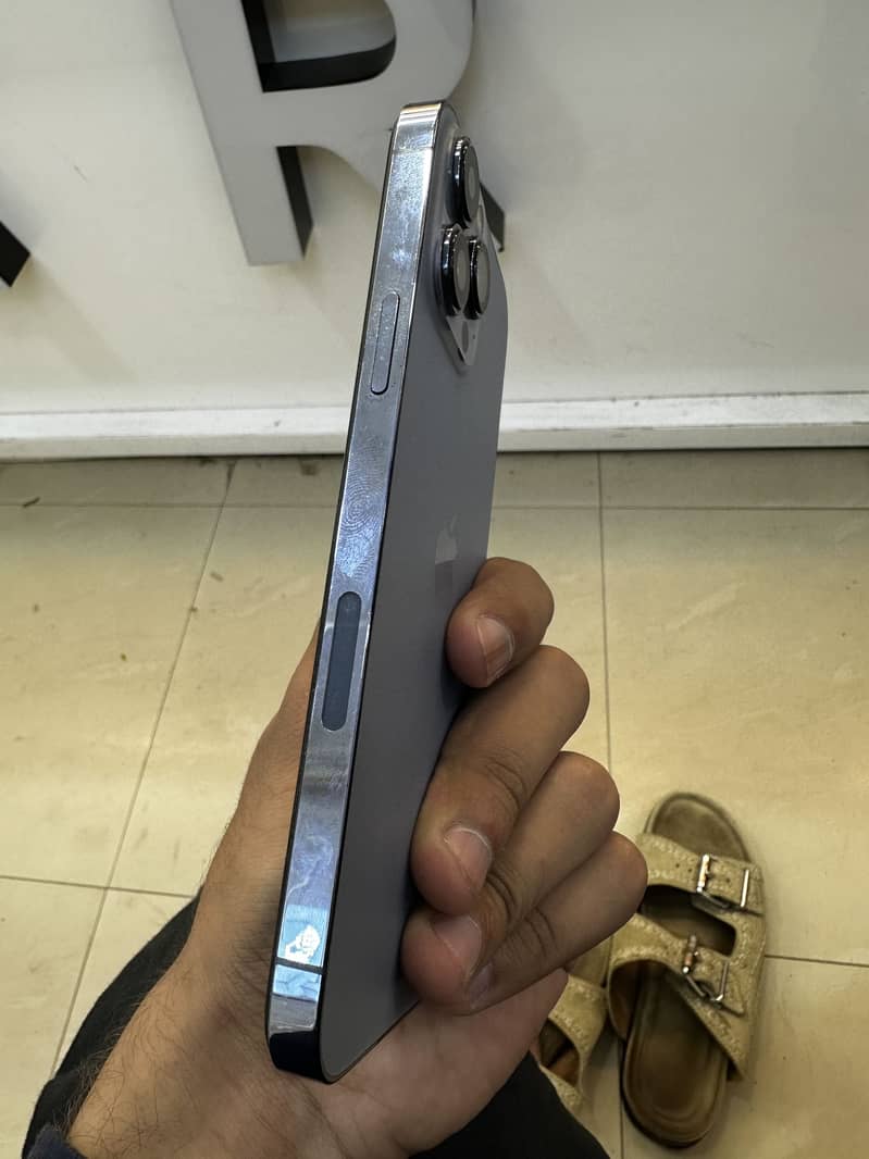 iPhone 13 Pro Max 1
