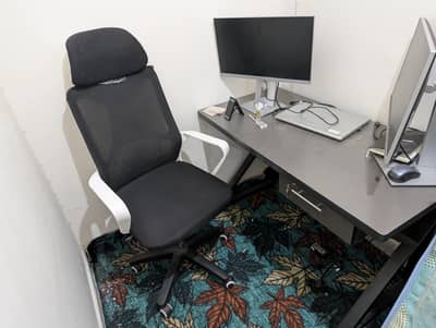 office chair and Office table for sale