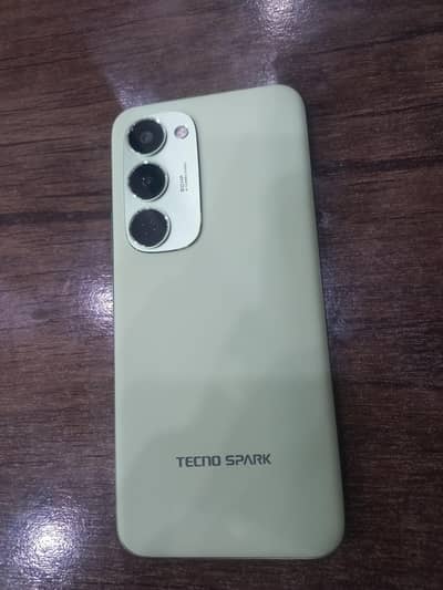 Tecno Spark 40 Pro plus