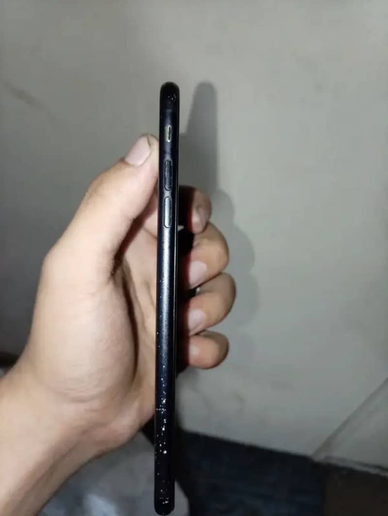 Apple iPhone 7 Plus 1