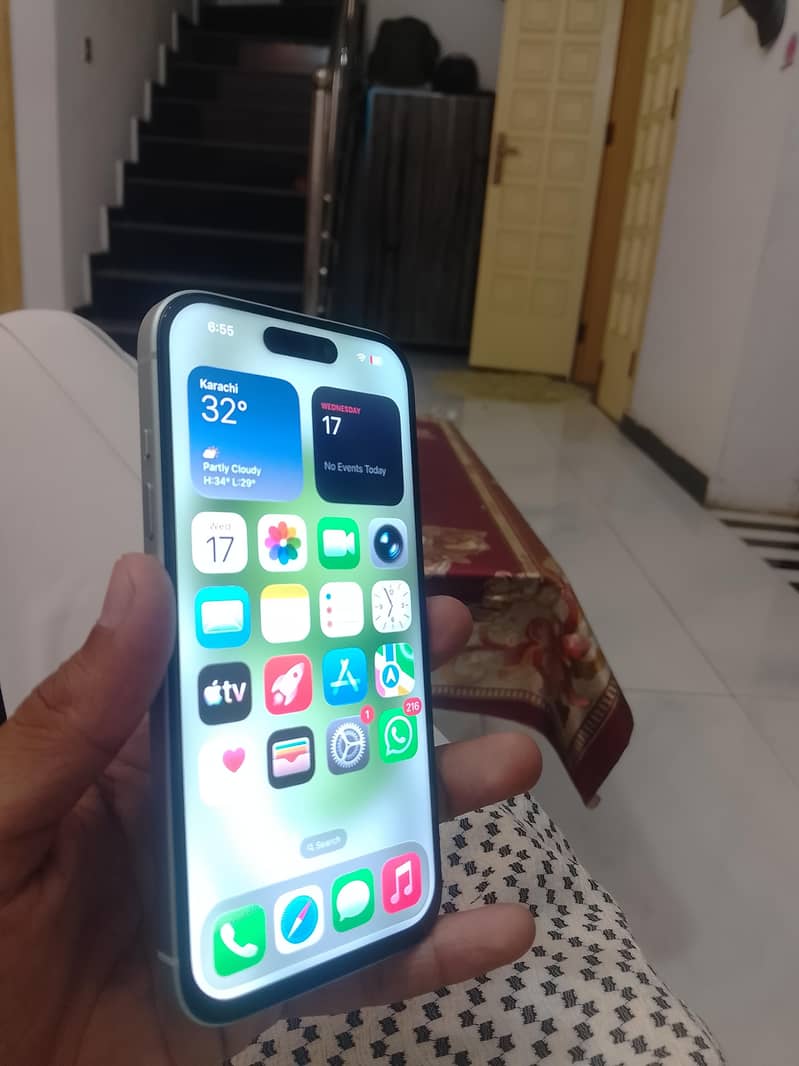 Apple iPhone 15 6
