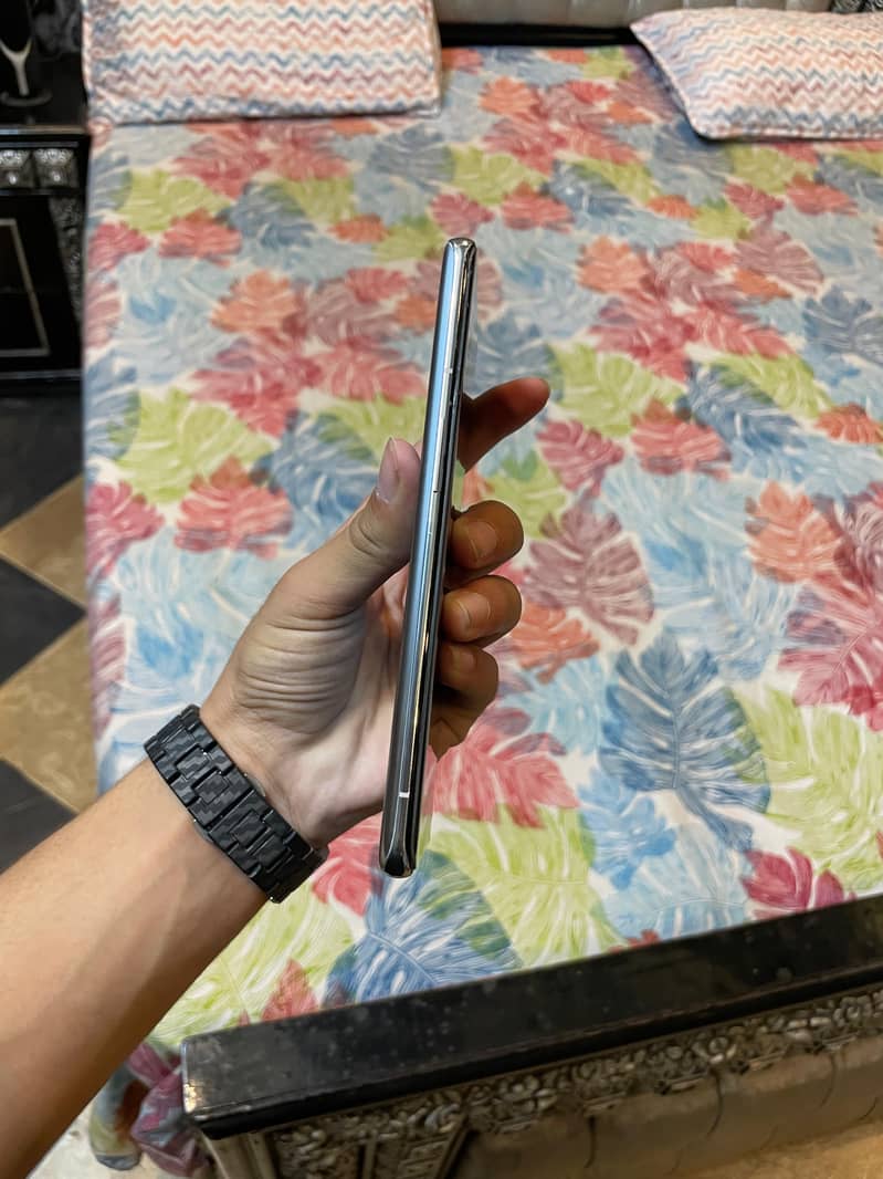 One Plus 9 Pro 4