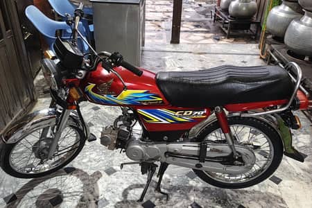 Honda cd 70(exchange posible)