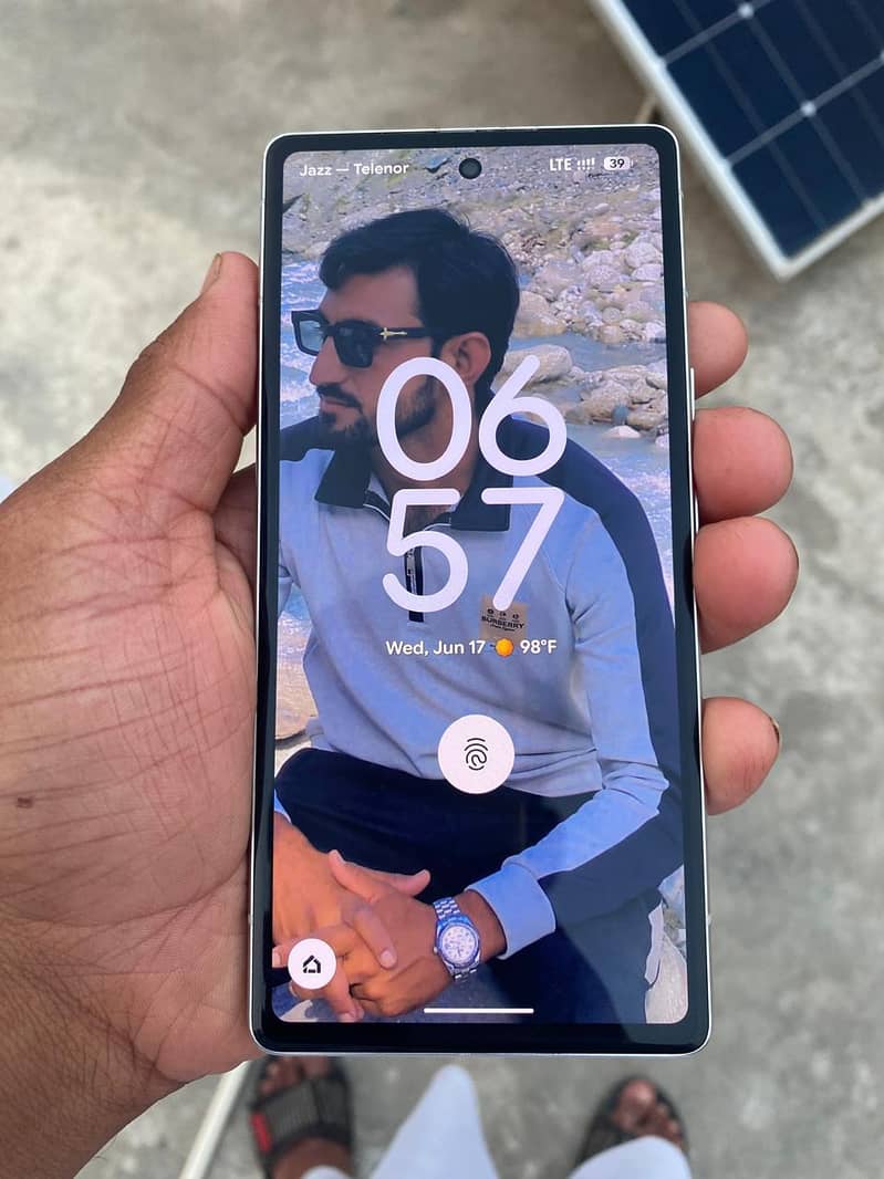 Google Pixel 7a 5