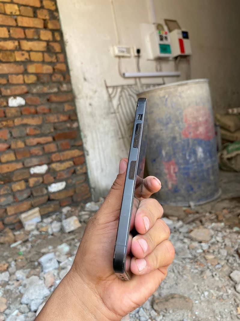 IPHONE 14 PRO MAX 4