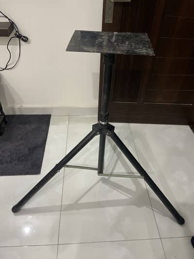 Tripod stand Commercial Used
