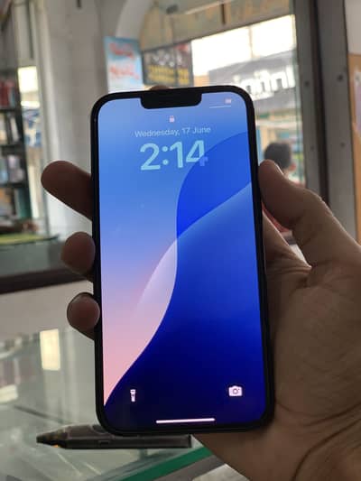 Apple iPhone 13