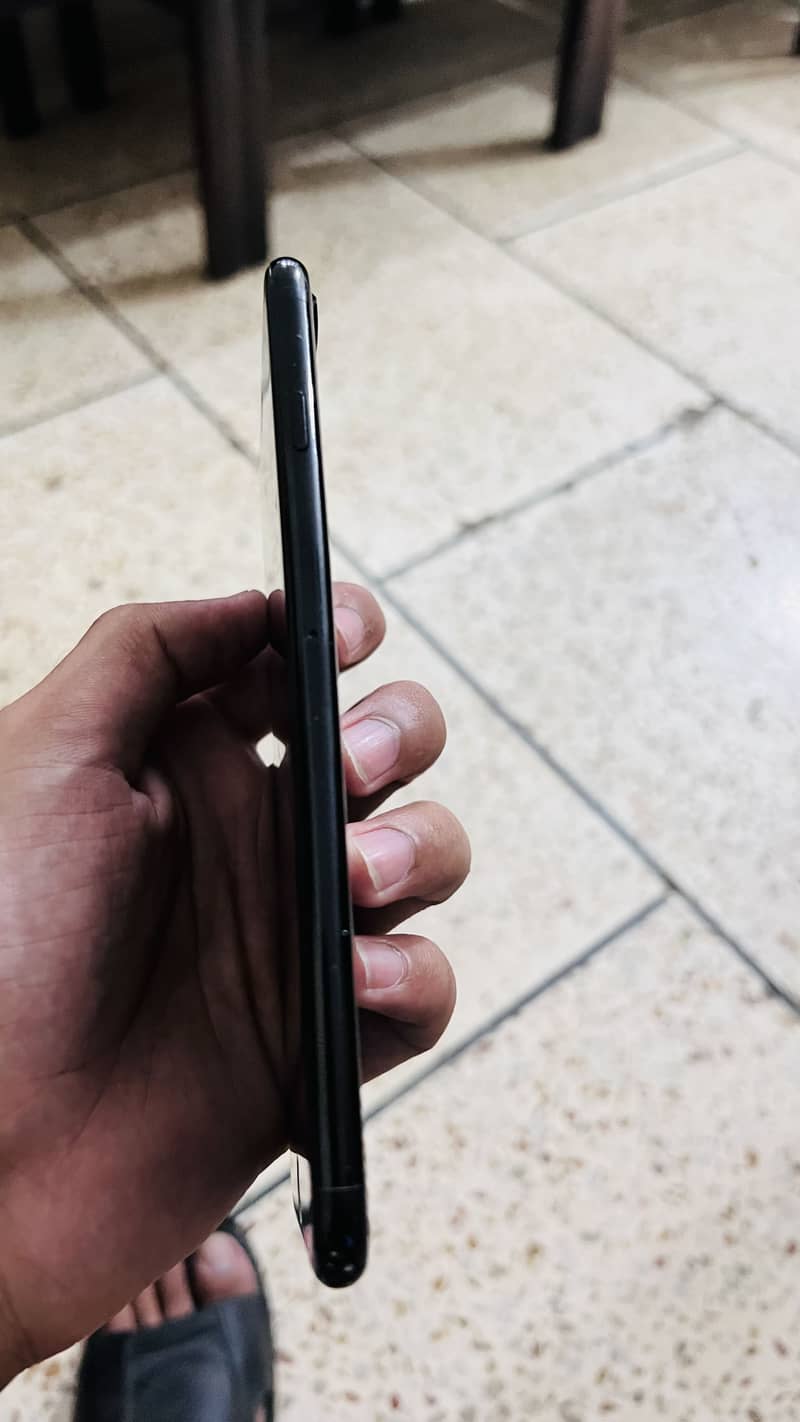 Apple iPhone 7 Plus 3