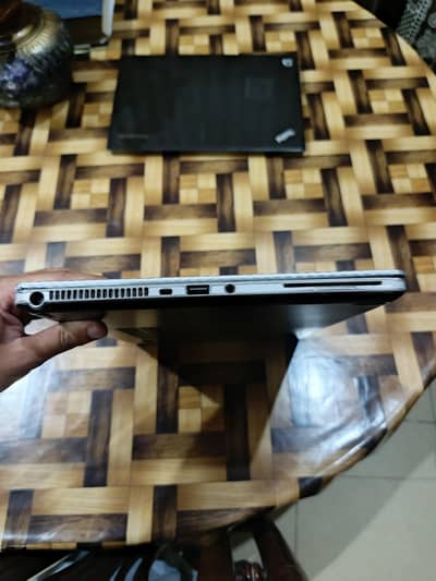 Hp elitebook folio 9470m 8gb Ram 128 gb SSD NVme