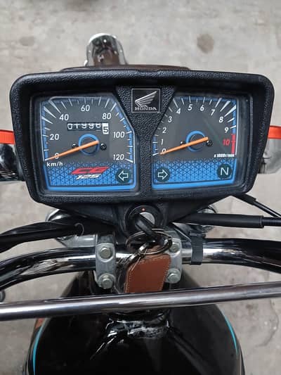 New all genuine honda fresh ppf on tank and side cover