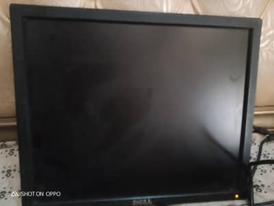 LCD 17 Inch good condition me hai