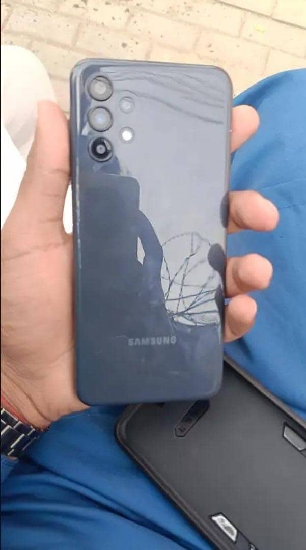 glaxy a 13 5