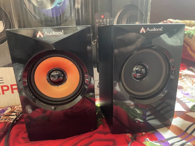 Audionic Mega 40 7