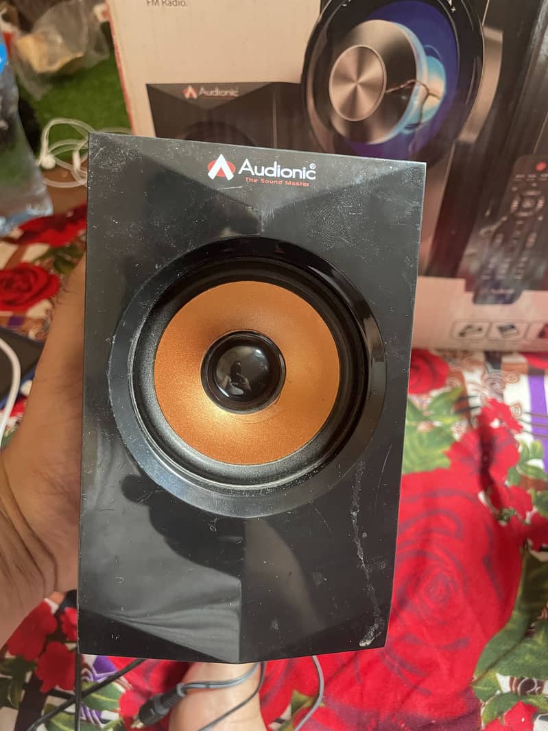 Audionic Mega 40 9