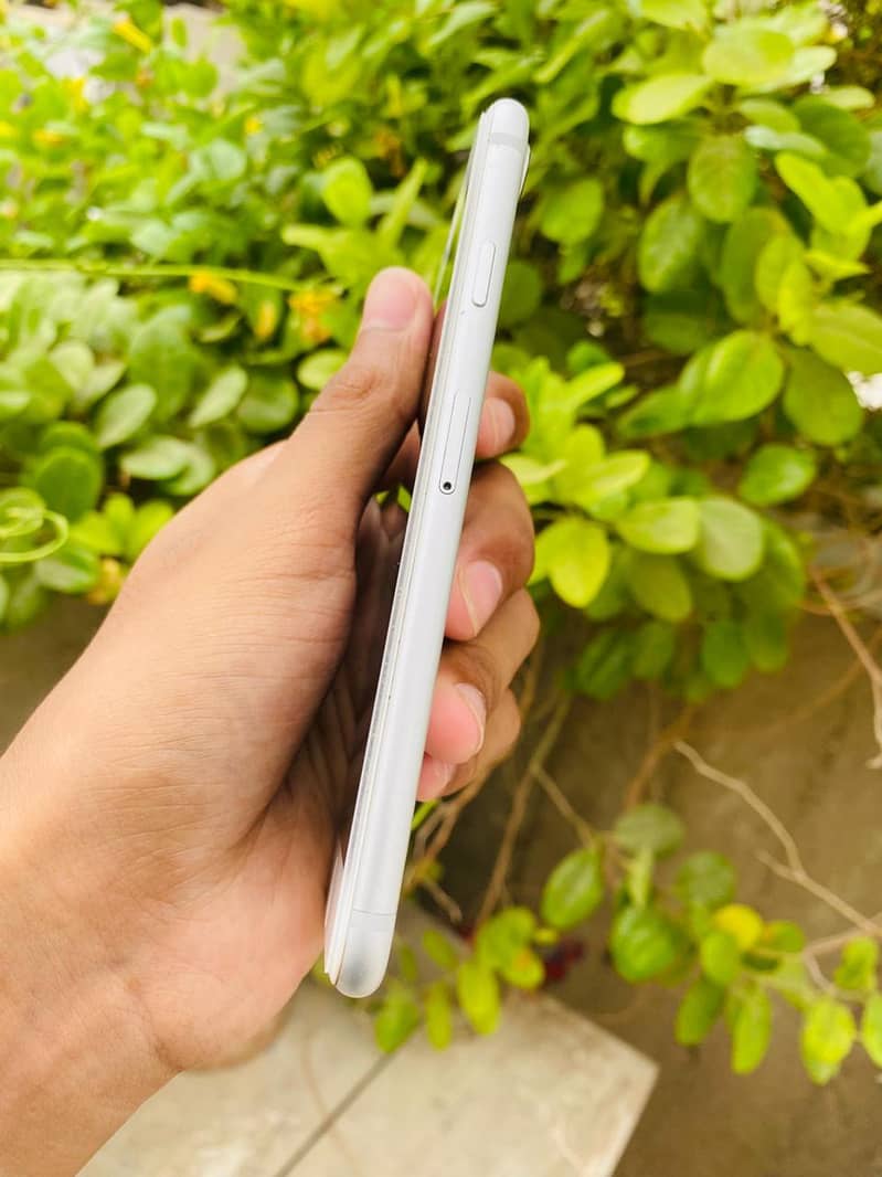 Apple iPhone 7 1