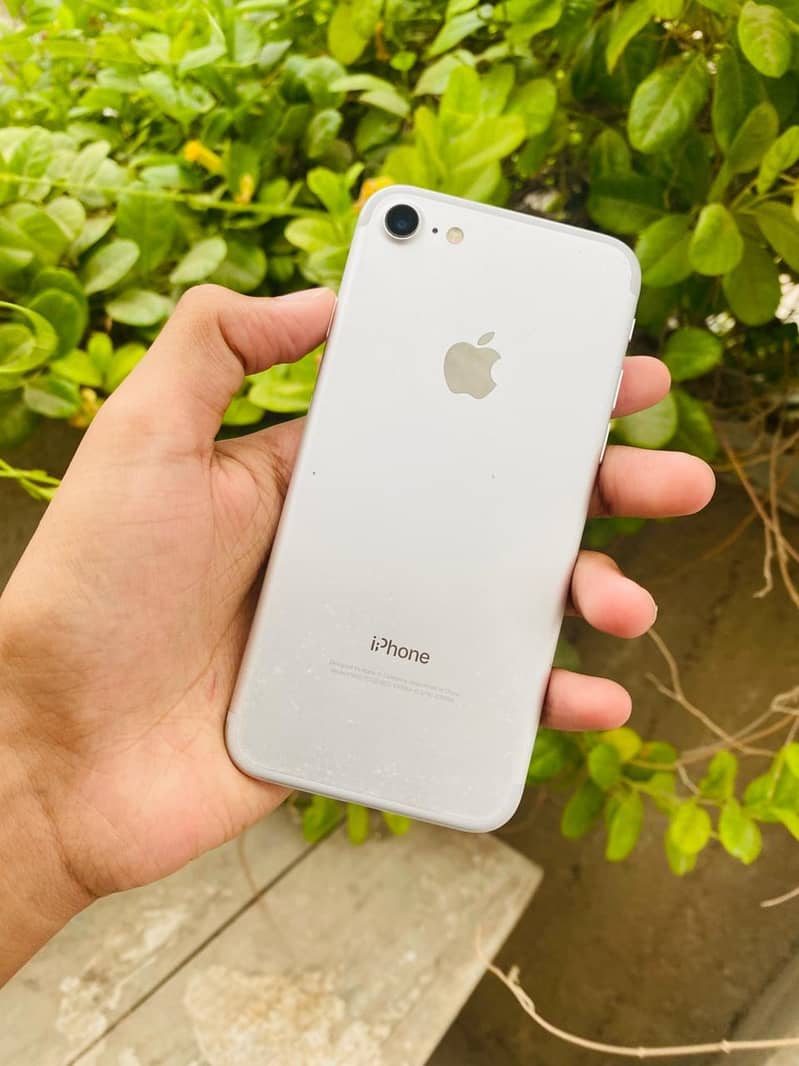 Apple iPhone 7 4