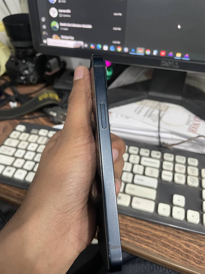 Apple iPhone 13 5