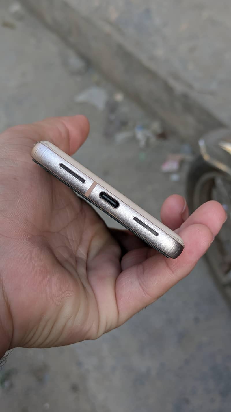Google Pixel 8 2