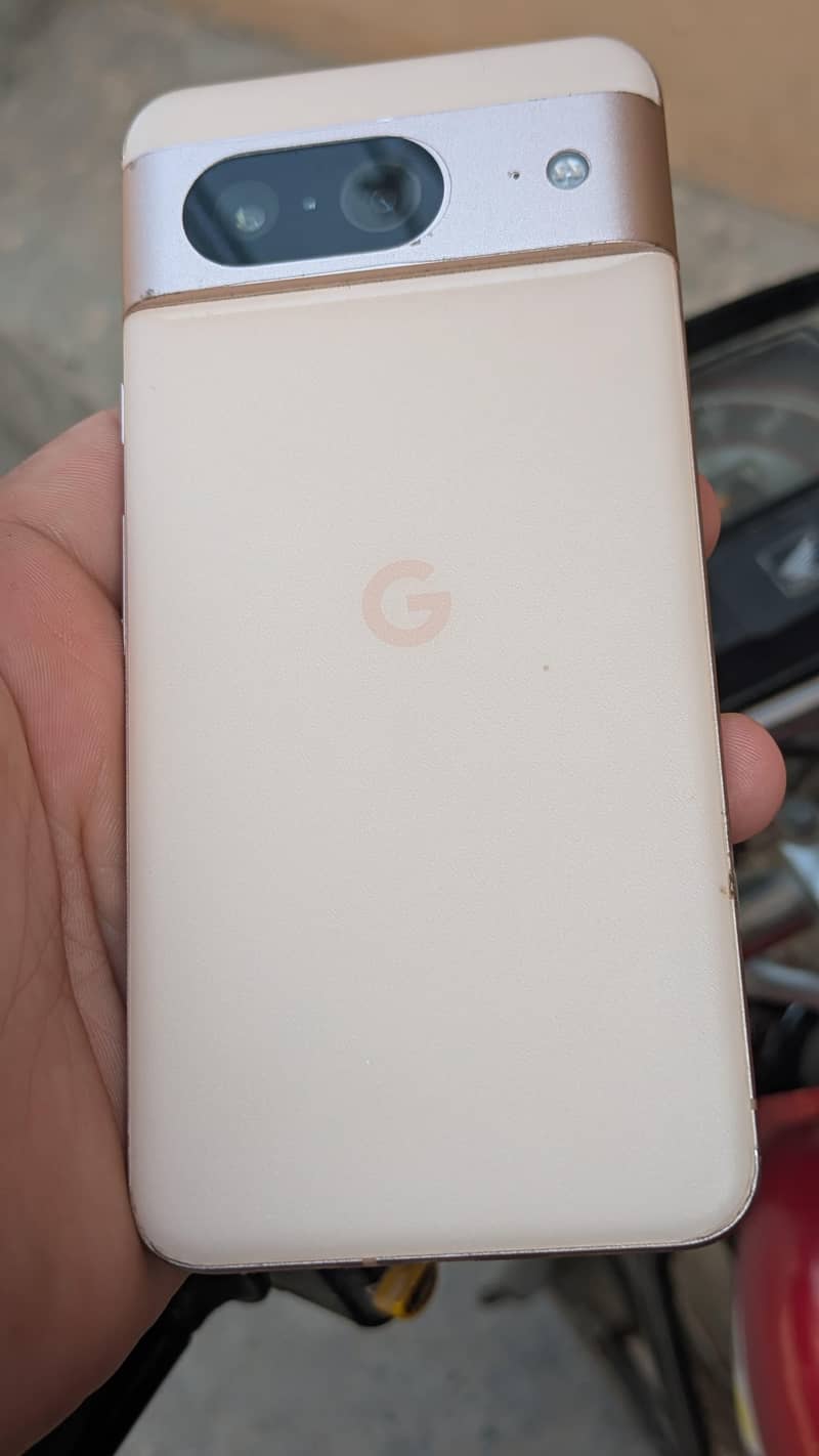 Google Pixel 8 3