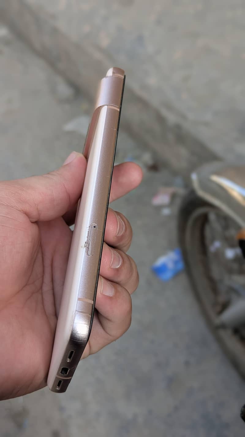 Google Pixel 8 4