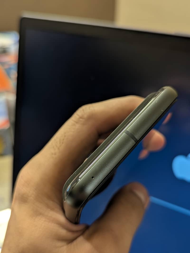 Google Pixel 8 4